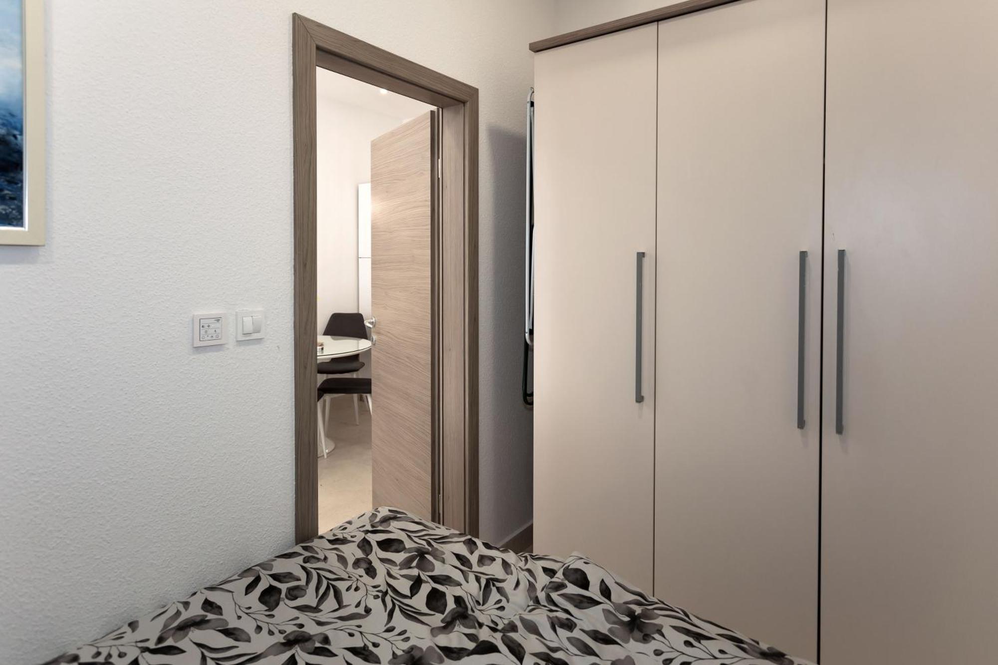 Moon Apartment *